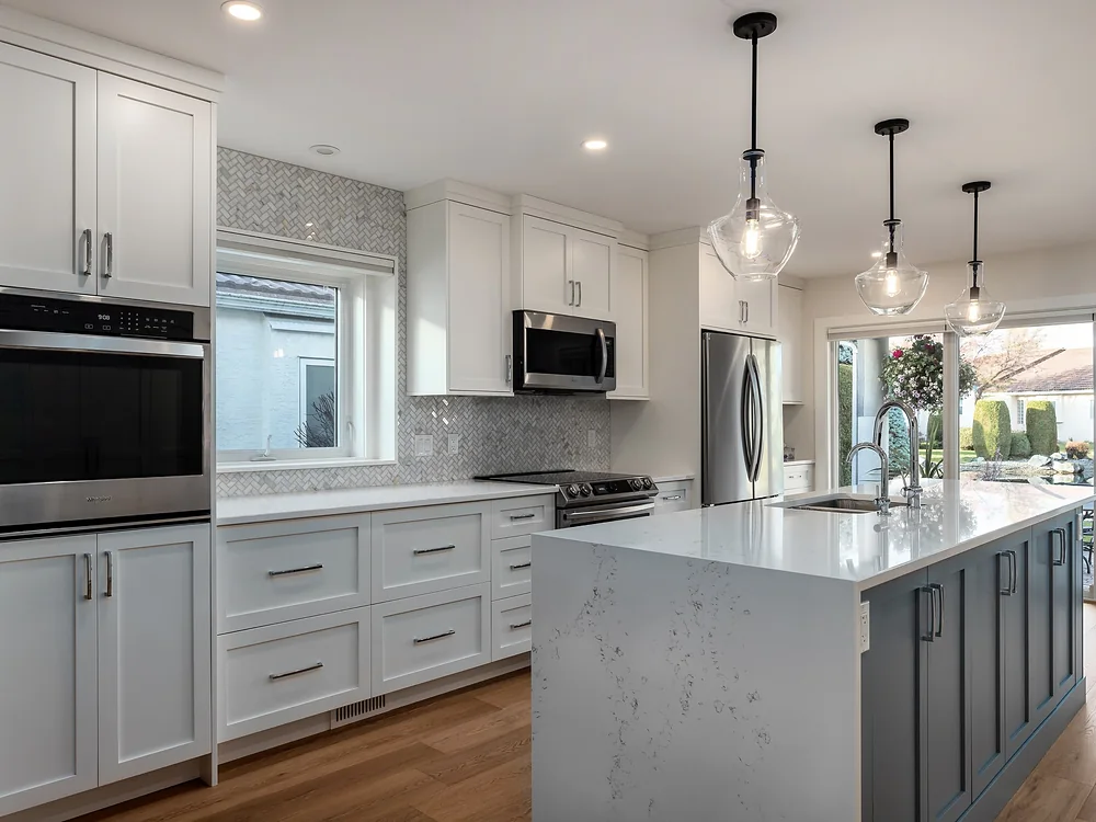 Custom kitchen and living room by Amend Developments, photo 4